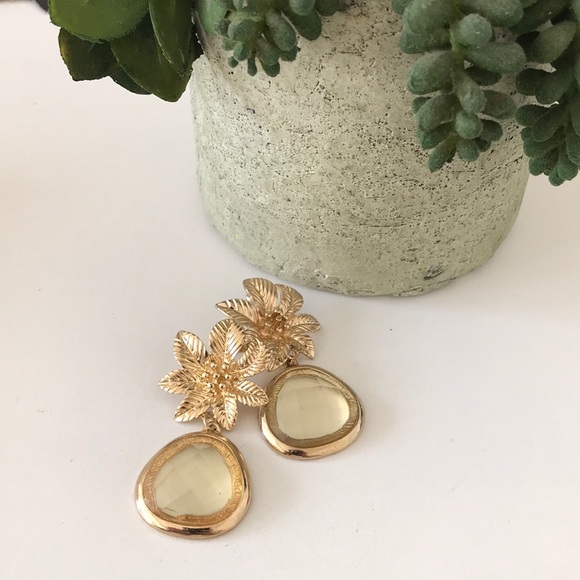 Beautiful yellow crystal vintage style earring ❤️ - Picture 1 of 2